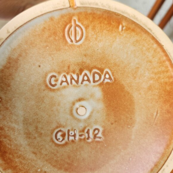 Vintage Canadian Pottery Stoneware Soup Tureen with Lid & Handles, 7" x 9" - Picture 8 of 11